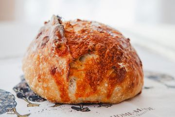 Сырный S — хлеб на закваске, D&K Sourdough Южно-Сахалинск